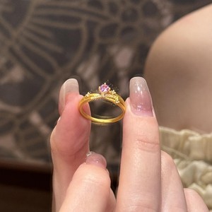 Bague pour femme en argent pur S925, design unique, avec incrustation de diamant violet taillé en croix, étoile et piste, de la collection Dreamy Candy Planet - Product Image 1