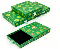 Boîte cadeau de bijoux vert dégradé pour la Saint-Patrick, boîte rigide carrée en papier à deux pièces avec impression dorée personnalisée, insert en velours, OEM