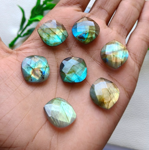 Piedra preciosa de labradorita natural con ambos lados facetados Briolette Cut Fancy Shape Color Play/Fire Effect Tamaño personalizable - Product Image 6