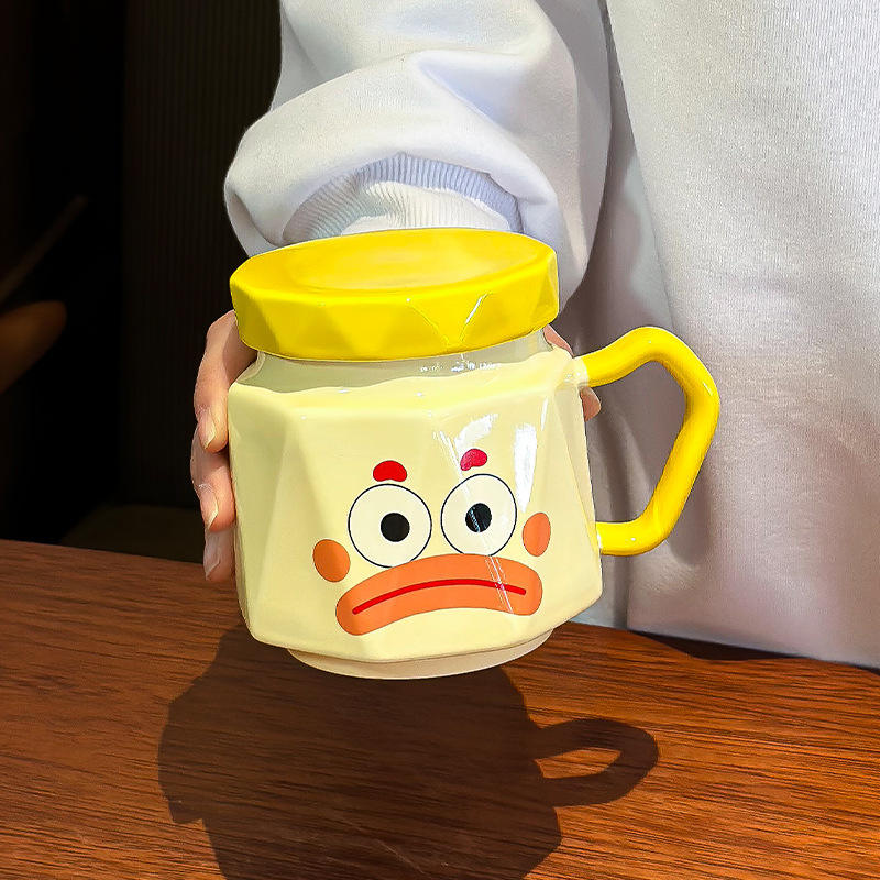 ฝาถ้วยสีเหลือง