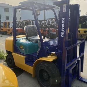 <b>Used</b> Komatsu Diesel Forklift 3-7 Ton 4.5m 4WD Rough Terrain Solid Tire - Product Image 3