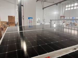 Sistema de Seguimiento Solar Plegable de Doble Eje, Sistema de Energía Solar Doméstico Montado en Suelo con Controlador MPPT y Batería de Iones de Litio - Product Image 2