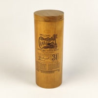 Boîte à vin cylindrique en bambou avec doublure en mousse, logo personnalisé, gravure au laser, impression artisanale pour l'emballage de bouteilles de whisky et cadeaux de luxe