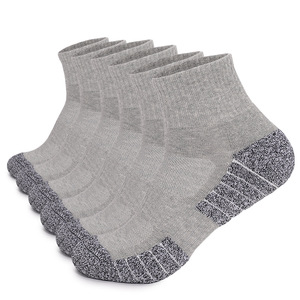 <strong>Manufacturer</strong> Knitted Athletic Compression Football Solid Patterns Ankle <strong>Custom</strong> Logo Cotton Sports Crew Running <strong>Socks</strong> - Product Image 2