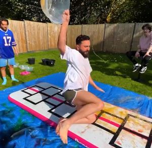 Alas Lompat Tiup Udara Berbentuk Hopscotch yang Lucu, Kedap Udara, Licin, dan Empuk untuk Permainan Luar Ruangan dan Permainan Air Musim Panas - Product Image 4