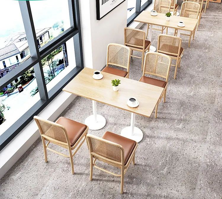 Hafif lüks ticari mobilya yeme restoran kahve dükkanı masa ve sandalye yemek takımları katı ahşap restoran kanepe standında
