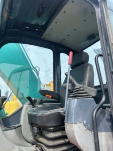 รถขุดไฮดรอลิก Kobelco SK140 มือสอง ขนาดกลาง สำหรับงานก่อสร้างโครงสร้างพื้นฐาน ส่งออก - Product Image 5