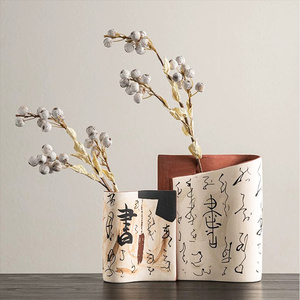 Vase à fleurs séchées en forme de livre personnalisé en gros, décoration de table en céramique moderne pour hôtels et bureaux, pour la décoration de mariages - Product Image 3