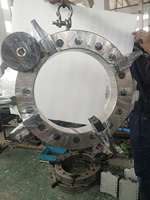 Machine de découpe et de chanfreinage de tuyaux montée OCE-377 pour diamètres extérieurs de 8 à 14 pouces (219-377 mm), à cadre divisé, robuste, à serrage externe, pour découpe à froid