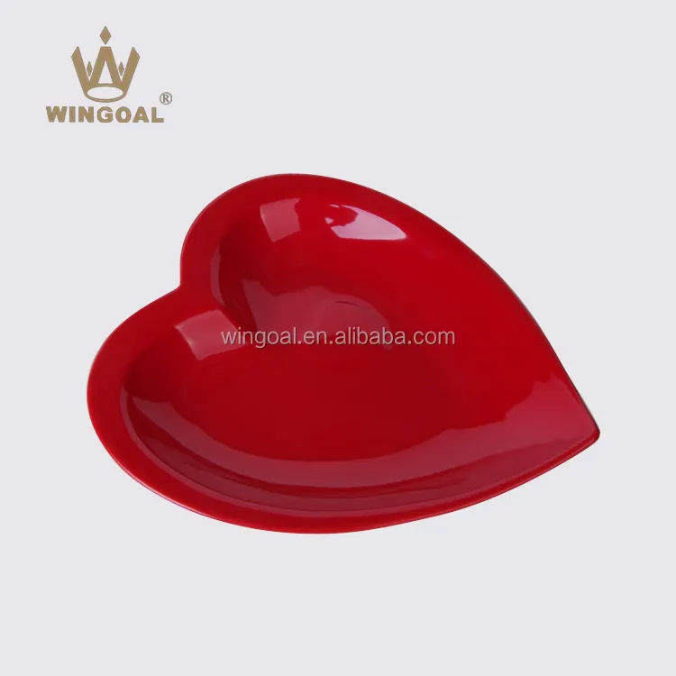 Manufacturer high quality porcelain heart shaped plate for daily use