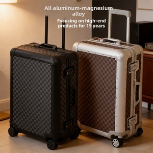 Set di Valigie di Lusso alla Moda con Motivo a Scacchi, Guscio Rigido in PC, Serratura TSA, Ruote Girevoli a 360 Gradi, Valigia e Borsa da Viaggio - Product Image 3