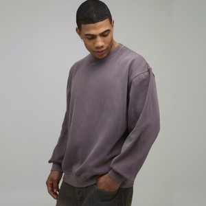 Sudadera gris lavada de cuello redondo para hombre con hombros caídos y estampado trasero, de forro polar, estilo urbano - Product Image 1