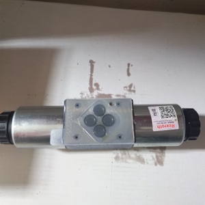 วาล์วไฮดรอลิกแบบปรับสัดส่วนย้อนกลับได้ Rexroth R900561278 รุ่น 4WE6E6X/EG24N9K4 - Product Image 2