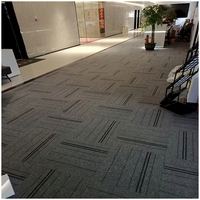 Dalles de moquette commerciales pour bureaux, avec support PVC, gris rayé, revêtement de sol modulaire, vente en gros, tapis carré emboîtable personnalisé