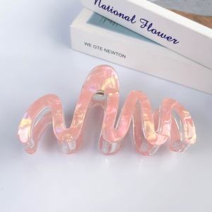 Vente en gros de griffes à cheveux, grandes pinces à cheveux de sirène de 13cm, requin, multi-volumes, pinces à cheveux pour femmes, accessoires de cheveux - Product Image 4