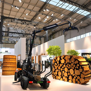 Tracteur de machine forestière <span class=keywords><strong>treuil</strong></span> de grue à grumes hydraulique à attelage 3 points grappin rotatif à bois machines d'exploitation forestière avec <span class=keywords><strong>télécommande</strong></span> - Product Image 1