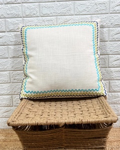 Funda de cojín decorativa hecha a mano con bordado bohemio azul y amarillo, borde cuadrado, decoración para el hogar y sofá - Product Image 1