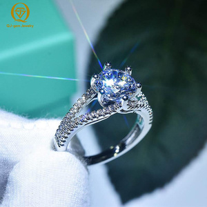Bague pour femme au design classique, diamant de laboratoire taille ronde avec certificat IGI, haute clarté, or blanc 10K, taille/gravure personnalisées - Product Image 3