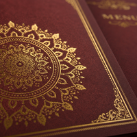 Suite de papeterie personnalisée pour mariage indien, couleur bordeaux, comprenant invitation, menu et marque-place, avec dorure or ornée, pour papeterie multiculturelle d'Asie du Sud