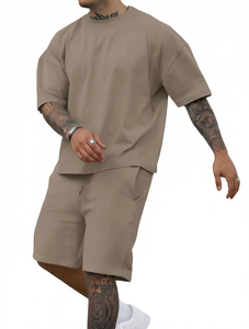 Ensemble de sport pour homme à séchage rapide, t-shirt col rond et short, extensible dans 4 directions, tenue de sport respirante pour la course à pied - Product Image 1