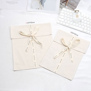 Bolsa de Algodón Orgánico 100% con Logotipo Personalizado, Bolsa de Regalo para Ropa de Bebé, Bolsa de Muselina con Solapa para Zapatos - Product Image 5