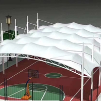 Structure de membrane tendue architecturale en PVDF pour abri solaire extérieur de terrain de basket-ball