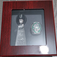 Nouveau 2024 Philadelphia Eagles Super Bow l 2 Pcs Championnat Anneau Trophée Ensemble Avec Boîte D'affichage En Bois
