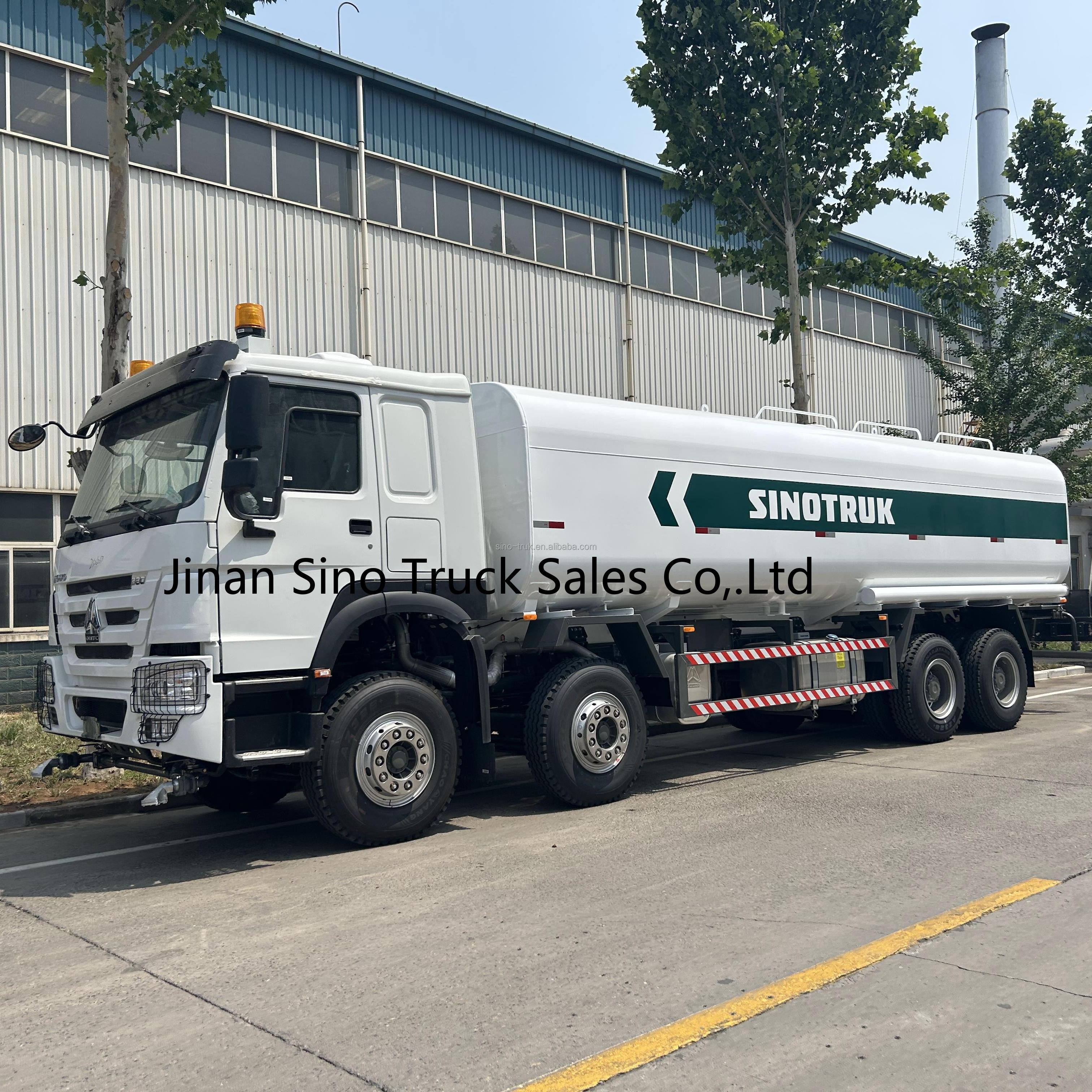 Тележка для полива SINOTRUK HOWO, 12 колес, 35000 л