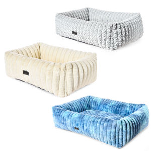 Cama de terciopelo de lujo para perros, accesorios de cama OEM para mascotas, tela a rayas con forma rectangular, duraderos, cómodos sofás para mascotas - Product Image 2