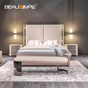 Роскошная современная кровать для спальни с высоким тонким изголовьем, кожаная Глянцевая металлическая отделка для спальни, наборы мебели - Product Image 2