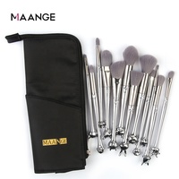 MAANGE Fabricant de pinceaux bon marché avec logo personnalisé 12pcs Vegan pour cosmétiques Set de pinceaux de maquillage avec emballage Argent avec pochette