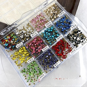 Juego de Joyería para Uñas con Pedrería de Fondo Plano de 12 Rejillas, Novedad, Diamantes Redondos Blancos de Fondo Plano para Uñas, Venta al por Mayor - Product Image 2