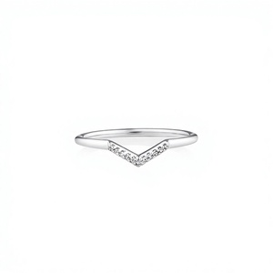 Bague en argent sterling 925 avec pavé en forme de V et CZ brillant rond, alliance géométrique minimaliste pour femme - Product Image 1
