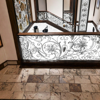 Crewell Design moderne personnalisé escalier intérieur élégant fantaisie garde-corps en fer forgé main courante pour escalier en colimaçon pour décor de villa