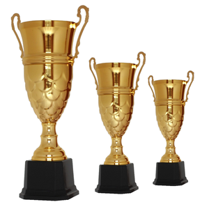 Copas de Trofeo Pulimentadas con Impresión Digital con Temática Deportiva en Metal Dorado - Product Image 1