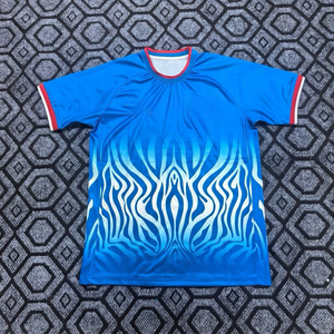 Maillot de football Congo 2025/26 personnalisé avec nom/numéro, manches courtes, col en V, grande taille pour homme, 100 % polyester respirant - Product Image 1