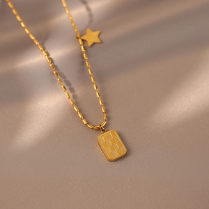 Collier à motif échiquier, luxe léger, pour femme au tempérament affirmé, tendance internet, chaîne de clavicule, bijoux de design haut de gamme - Product Image 6