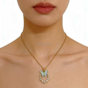 قلادة جديدة على الطراز الفرنسي بتصميم دائري مزين بالزهور والفراشات للنساء، لطيفة وحلوة، راقية، أنيقة، سلسلة ترقوة فاخرة خفيفة الوزن - Product Image 1