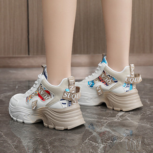 Baskets décontractées pour femmes 2026 – Respirantes, à lacets, semelle épaisse, haute qualité, nouveau design, style marche, été, automne, printemps - Product Image 3