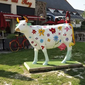 Escultura de vaca pintada, estatua de toro de fibra de vidrio, tamaño real, decoración de jardín