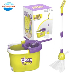 Outil <span class=keywords><strong>de</strong></span> nettoyage <span class=keywords><strong>de</strong></span> simulation <span class=keywords><strong>de</strong></span> logement Ensemble <span class=keywords><strong>de</strong></span> jeu <span class=keywords><strong>de</strong></span> simulation pour enfants, Kit <span class=keywords><strong>de</strong></span> costume <span class=keywords><strong>de</strong></span> <span class=keywords><strong>ménage</strong></span> en plastique Ensemble <span class=keywords><strong>de</strong></span> jeu propre pour enfants - Product Image 5