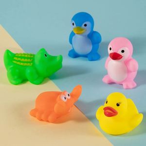 Juguete de baño blandito y chirriante con forma personalizada de pato amarillo flotante para niños y niñas, con sonido y alivio del estrés - Product Image 1