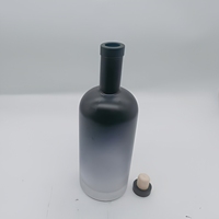 Botol Minuman Keras Kaca Bulat Premium Classic 700ml Warna Ombre/Gradient dengan Segel Gabus - Langsung dari Pabrik untuk Kemasan Vodka Tequila
