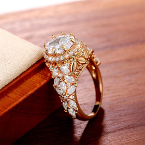 Elegante Anello Nuziale, Gioiello da Dito alla Moda per Donne, Design Moderno e Distintivo - Product Image 2