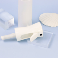 Flacon pulvérisateur rond vide en PET de 200 ml et 300 ml avec gâchette à brume fine continue pour désinfectant pour les mains et parfum, disponible en OEM