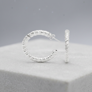 925 <b>Sterling</b> <b>Silver</b> Wide Ridged C-Shape Minimalist <b>Stud</b> <b>Earrings</b> [4.0mm Diameter] - Product Image 3