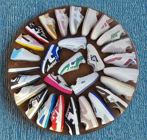 Venta <span class=keywords><strong>al</strong></span> <span class=keywords><strong>por</strong></span> <span class=keywords><strong>Mayor</strong></span> de Pacas de <span class=keywords><strong>Zapatos</strong></span> de Marca de Segunda Mano de Alta Calidad, en Lotes, Estilos Variados para Ropa de Mujer y Hombre - Product Image 3