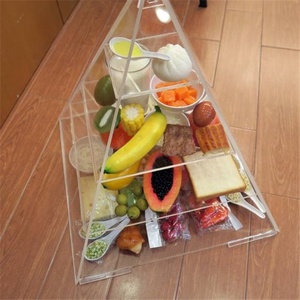 Boîte transparente en forme de pyramide acrylique à 4 niveaux pour aliments frais