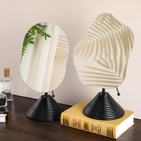 Miroir de maquillage de bureau à cadre en fer forgé en forme de nuage, design irrégulier