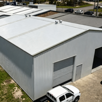 Atelier, entrepôt, garage, hangar, hôtel en structure d'acier galvanisé préfabriqué moderne, résistant au vent, à montage rapide